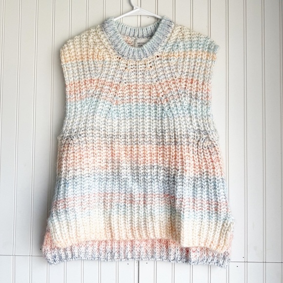 Second Female Size L Elsa Knitted Vest in Brunnera Blue - Picture 2 of 8